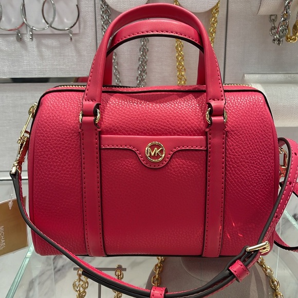 Michael Kors Travel Small Duffle Leather Crossbody Satchel Electric Pink
NWT - Picture 2 of 16